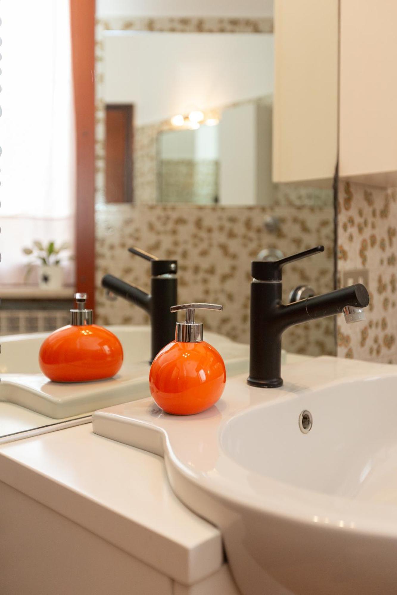 Tosi 11 - Exclusive Apartment Milan Luaran gambar